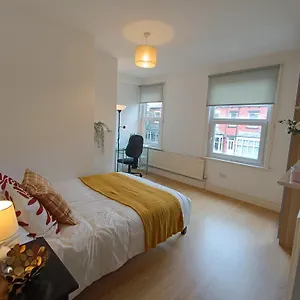 Newport Gardens Guest house Leeds (West Yorkshire)